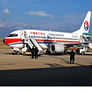 青岛航空货运航空快运业稳步发展的原因是什么？